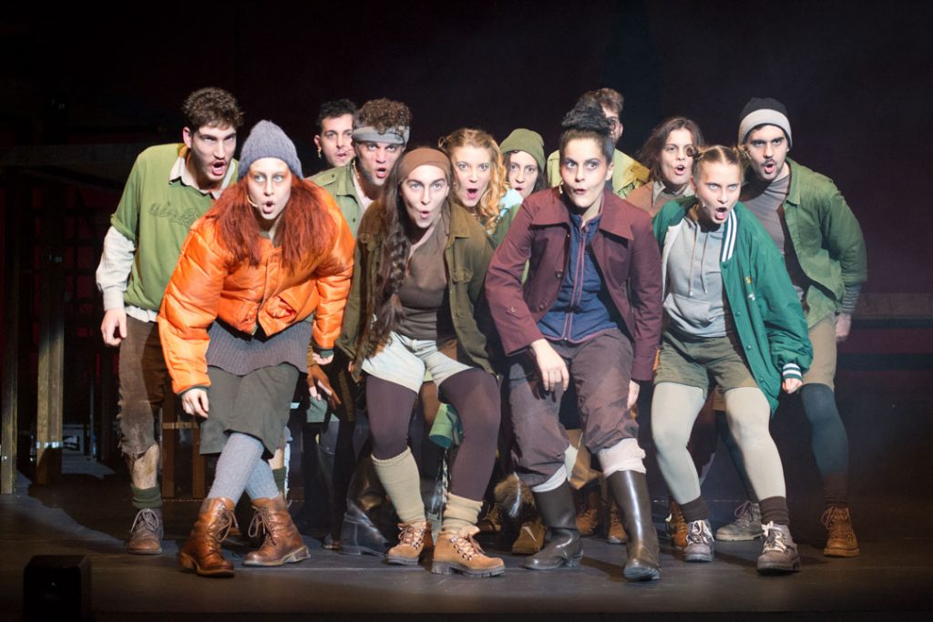 Fotografía de Teatro y Espectáculos. Representación del musical Urinetown en el Institut del teatre de Barcelona.